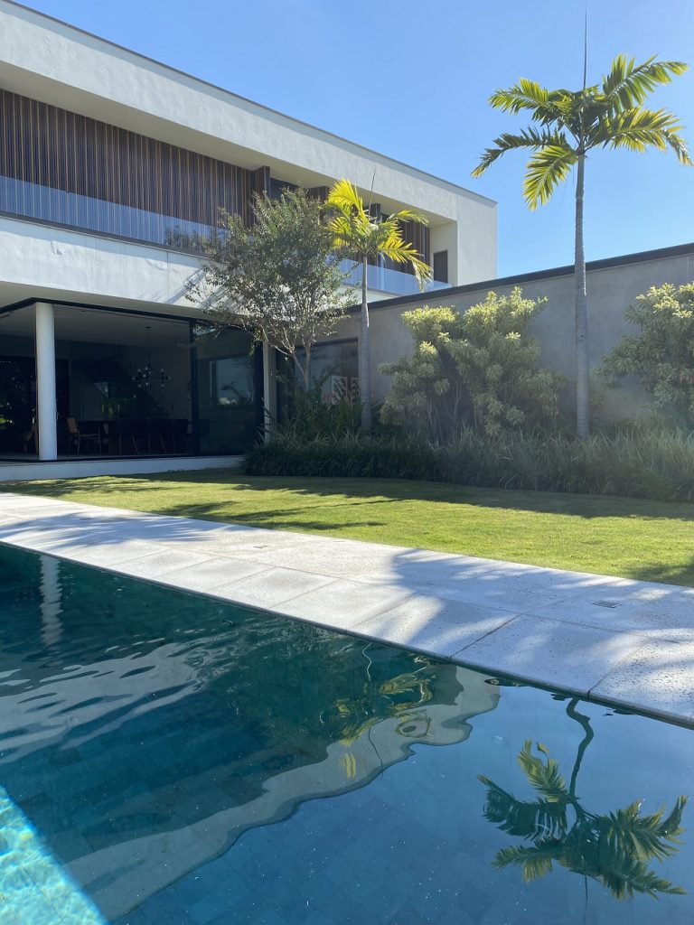 Borda Verano – charme e conforto térmico à piscina em São José dos Campos/SP