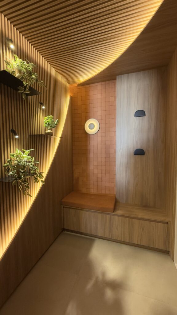 Frescor, ancestralidade e boas energias – reforma de apartamento em Goiânia com 3 produtos Nina